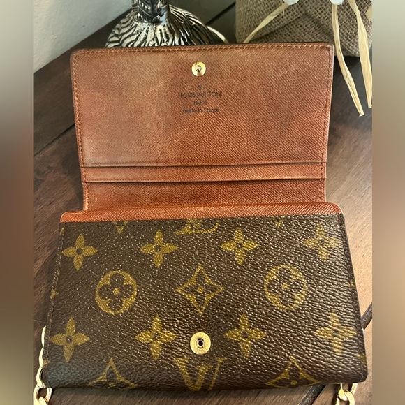 Louis Vuitton Monogram Porte Monnaie Wallet - Picture 11 of 15